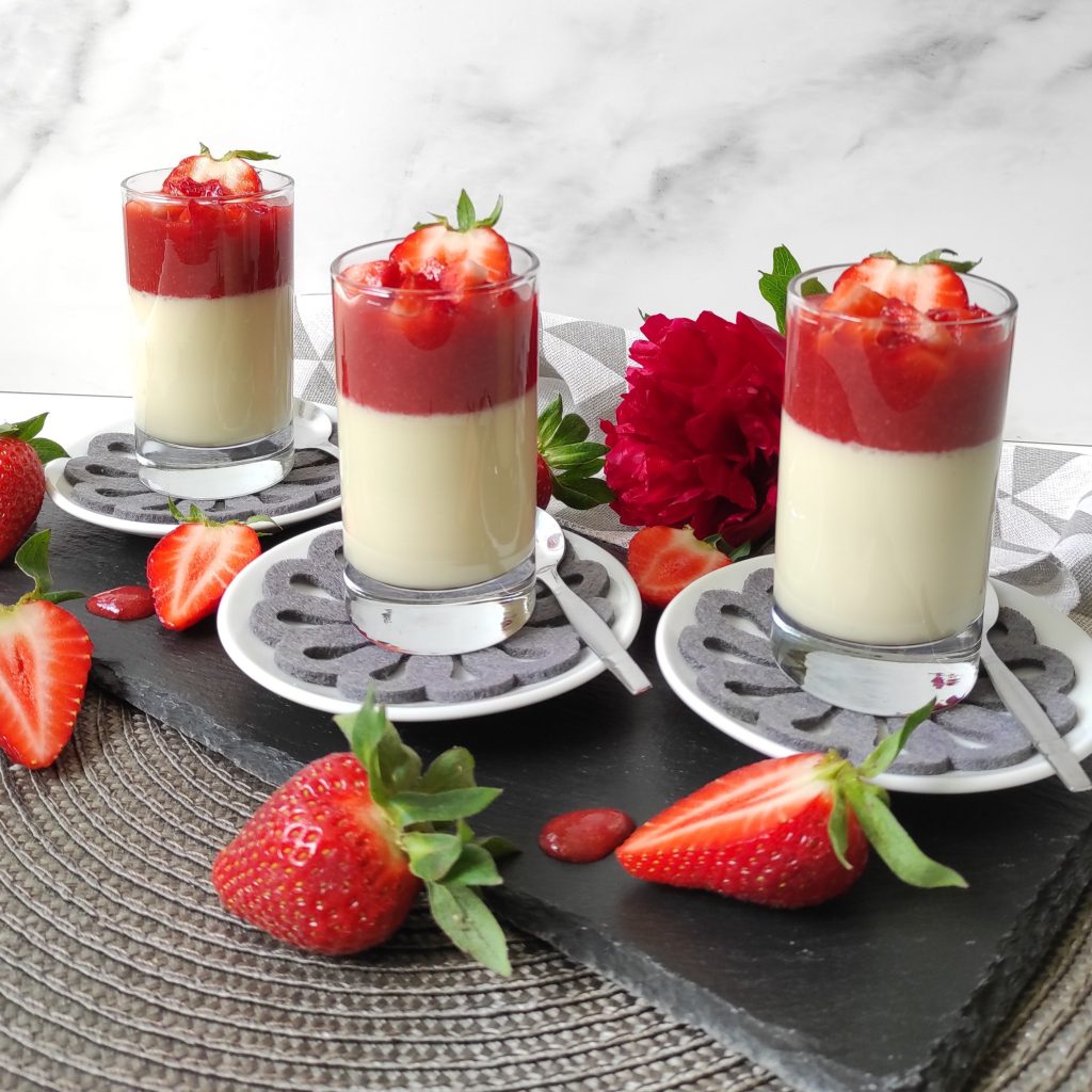 panna cotta con fragole