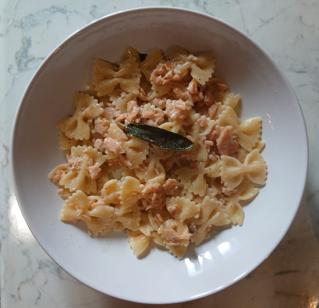 pasta-farfalle-al-salmone-